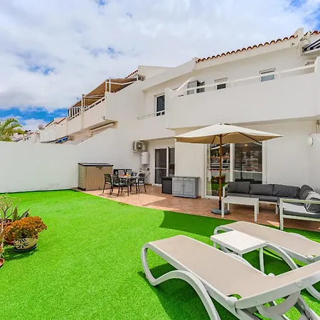 Huge Sunny Terrace Heated Pool Apartment