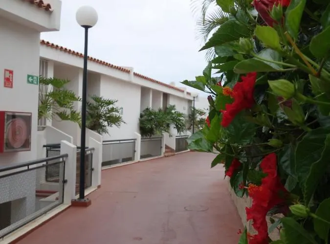 Huge Sunny Terrace Heated Pool Апартаменты