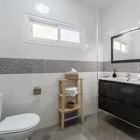 Huge Sunny Terrace Heated Pool Apartment *