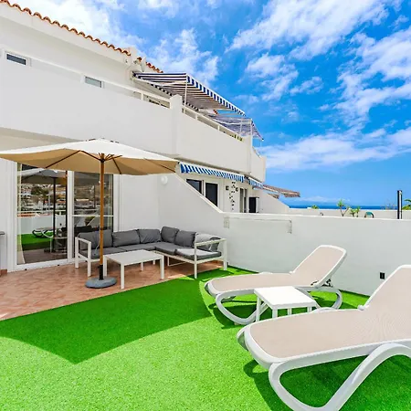 Huge Sunny Terrace Heated Pool 阿德耶