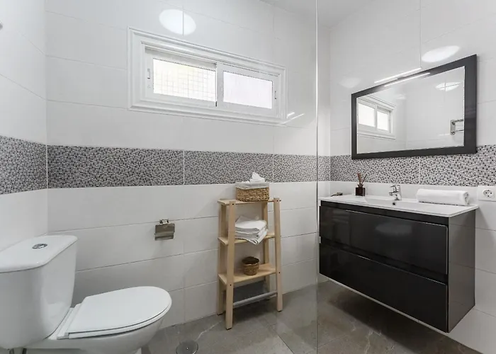 Huge Sunny Terrace Heated Pool شقة *