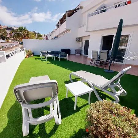 Huge Sunny Terrace Heated Pool Appartement