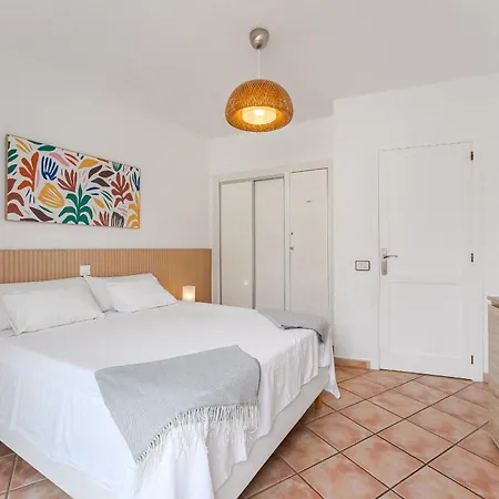 Huge Sunny Terrace Heated Pool