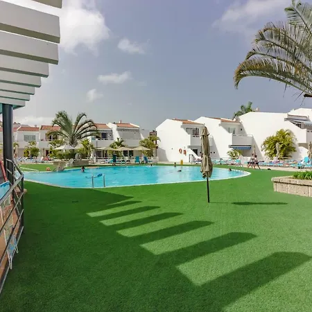 Huge Sunny Terrace Heated Pool Costa Adeje (Tenerife)