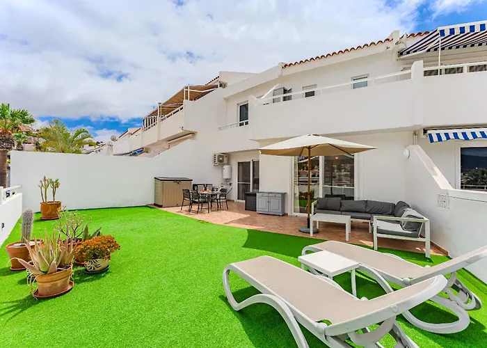 Huge Sunny Terrace Heated Pool Apartmán