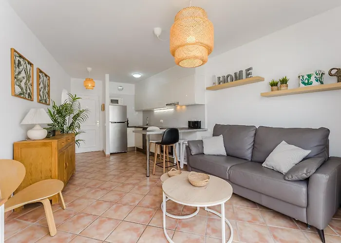 Huge Sunny Terrace Heated Pool *