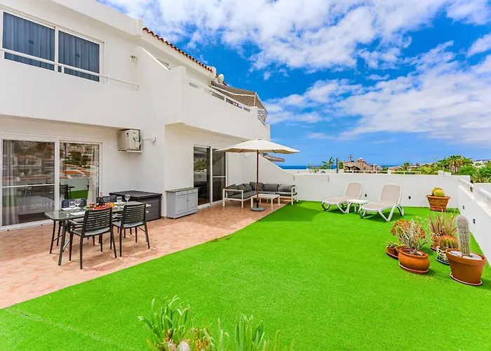 Apartmán Huge Sunny Terrace Heated Pool